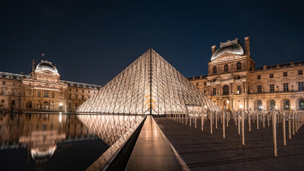The quickest way to enter the Louvre Museum in&nbsp;Paris
